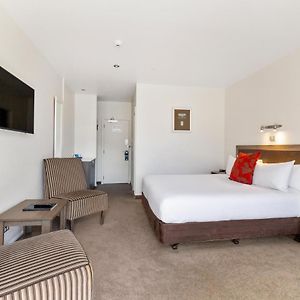 Standard King or Twin Room